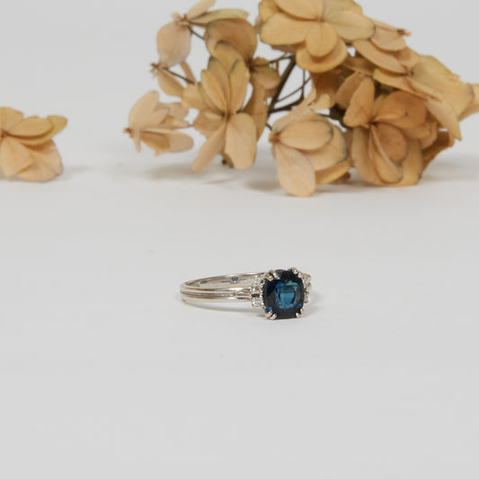 OH GUNI. 14K - Saphir - Diamant