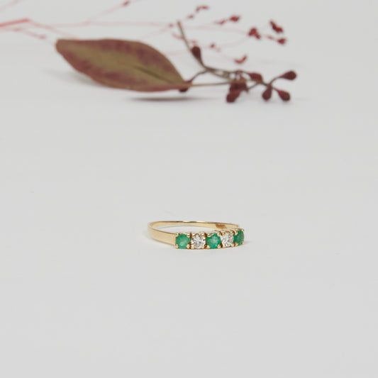 OH NILA. 14K - Smaragd - Diamant