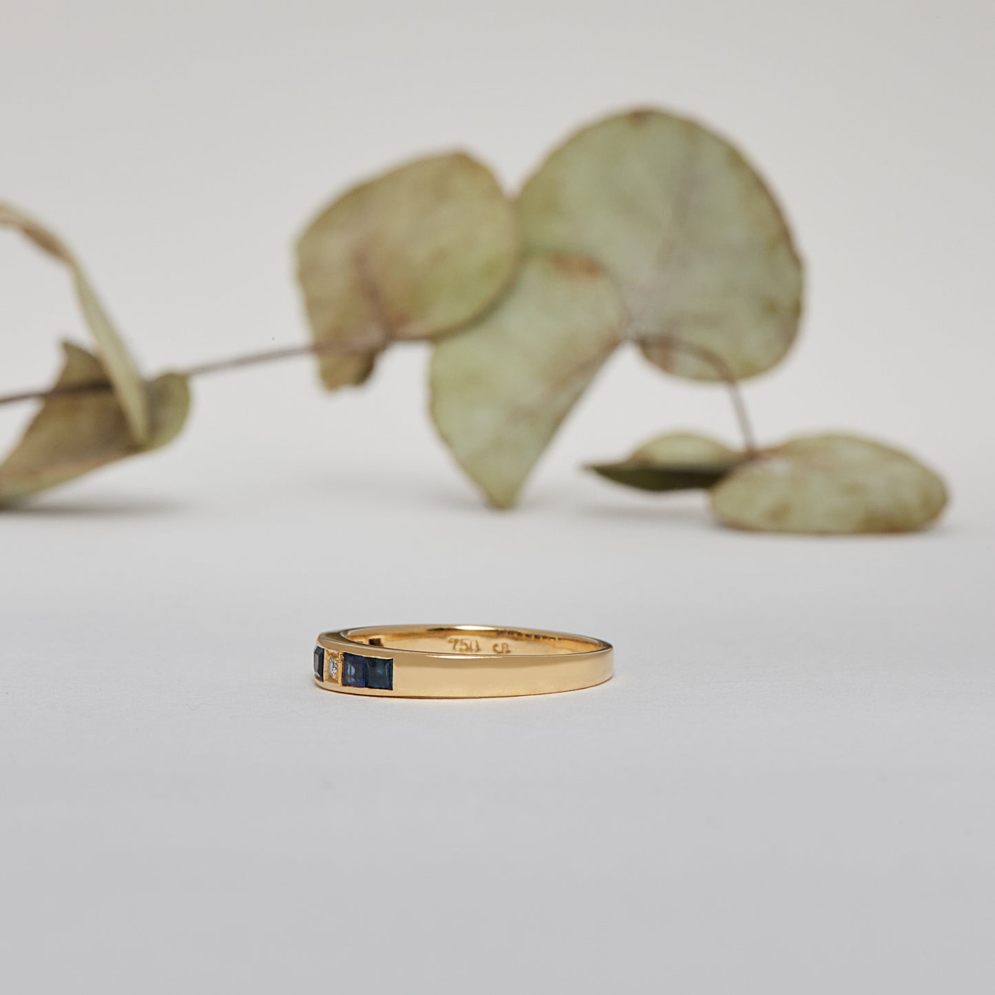 OH ABBY. 18K - Saphir - Diamant