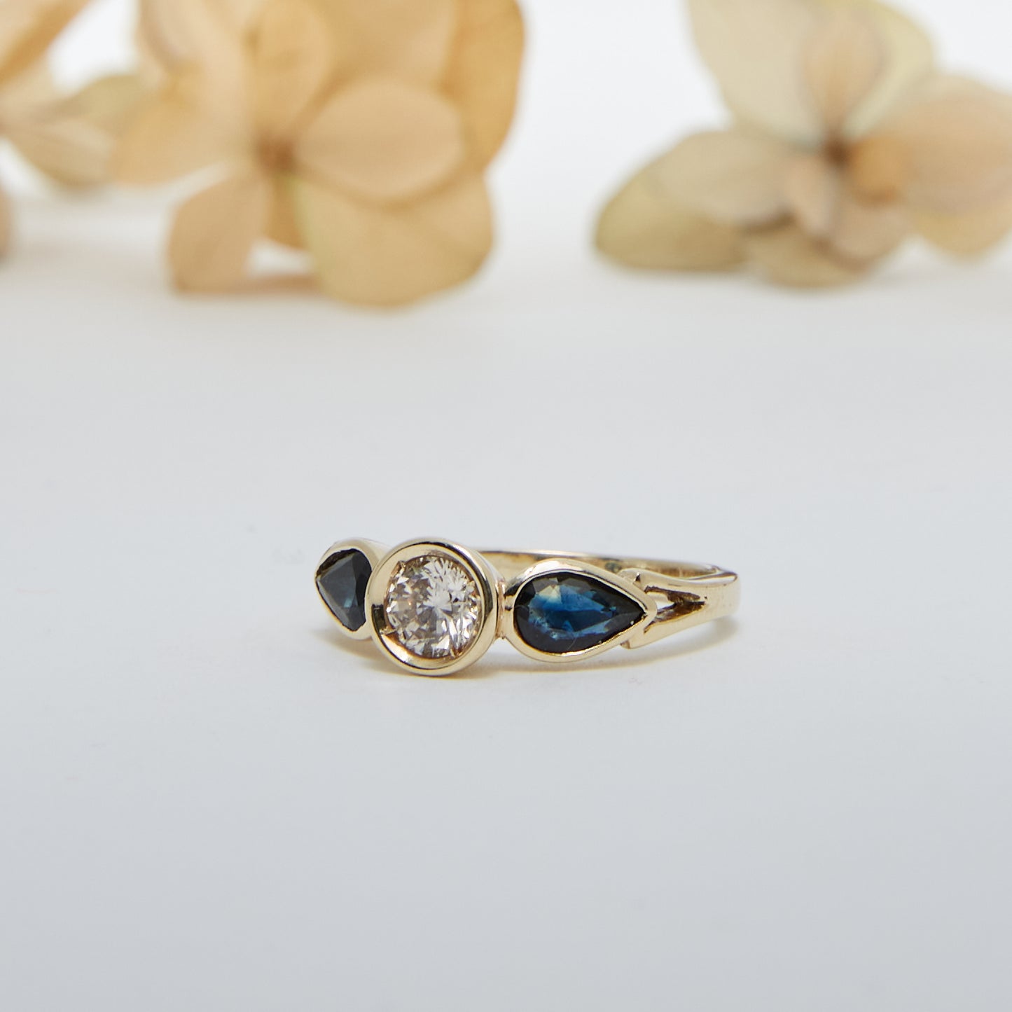 OH EUGENIE. 14K - Saphir - Diamant